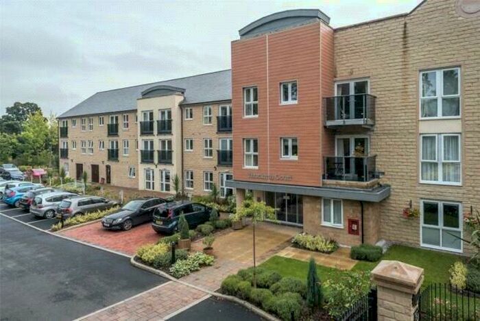 2 Bedroom Flat To Rent In Squirrel Way, Leeds, West Yorkshire, LS17