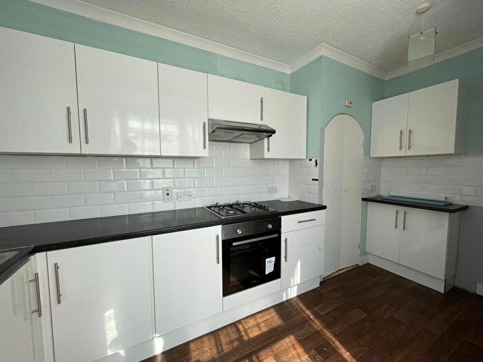 2 Bedroom Flat To Rent In Hortus Road, Southall, UB2