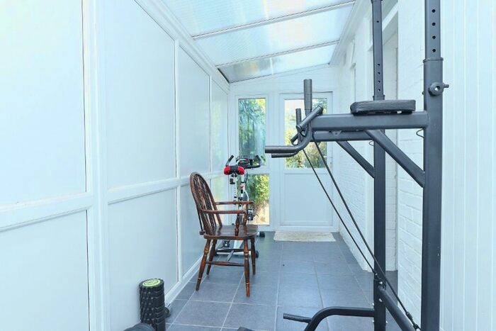 3 Bedroom End Of Terrace House To Rent In Preston Road, Harold Hill, RM3