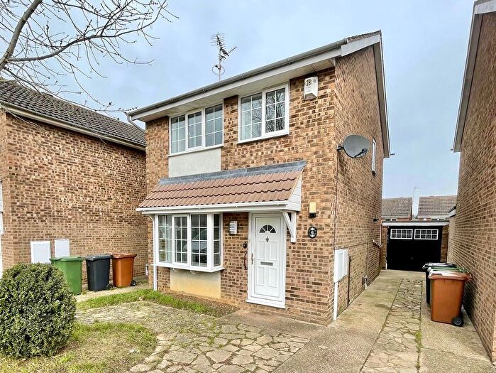 3 Bedroom Property To Rent In Devonshire Close, Wellingborough, NN8