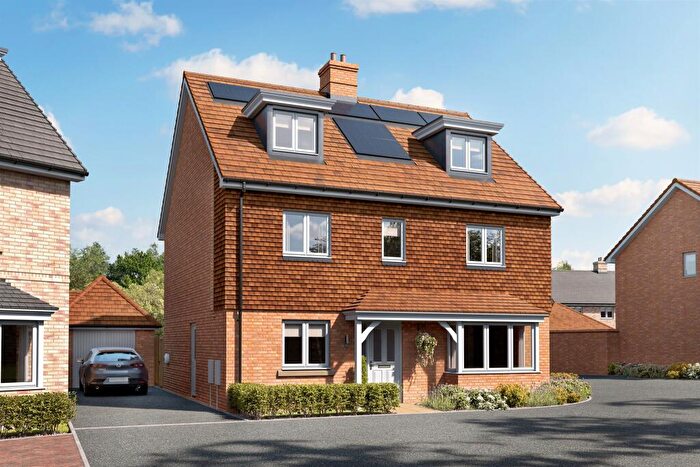 5 Bedroom Detached House For Sale In Meadow Views, Hailsham, BN27