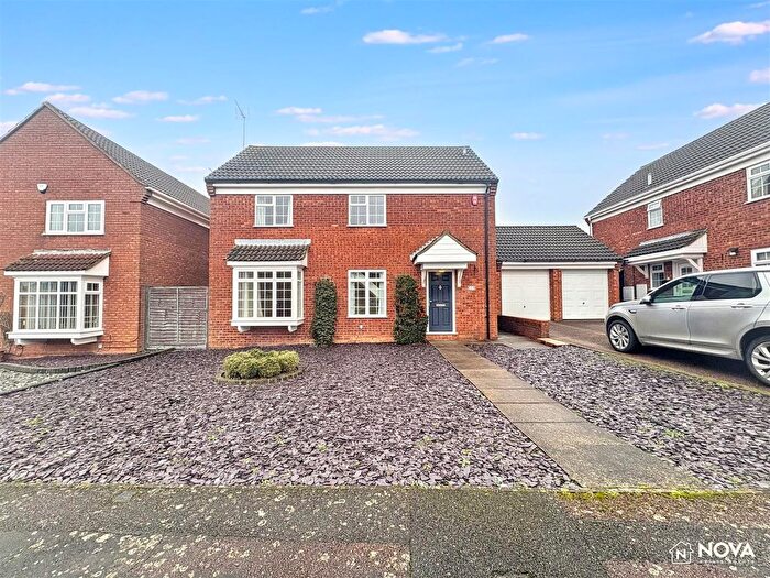 4 Bedroom Detached House To Rent In Blakeney Drive, Luton, LU2