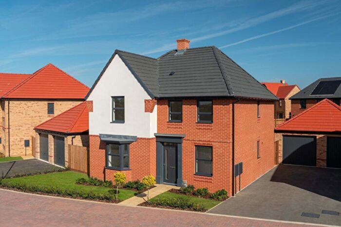 4 Bedroom Detached House For Sale In Davy Way, Off Briggington Way, Leighton Buzzard, Bedfordshire, LU7