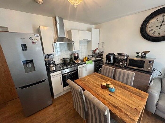 2 Bedroom Flat To Rent In St. James Road, Southampton, SO15