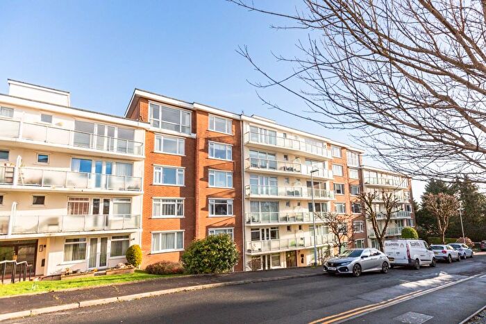 3 Bedroom Flat For Sale In Brynfield Court, Langland, Swansea, SA3