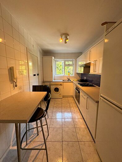 2 Bedroom Apartment To Rent In Flat Riverside Court, Palatine Road, Manchester, M20