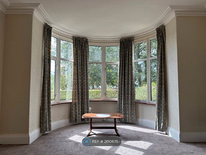 4 Bedroom Semi-Detached House To Rent In Arthington Place, Leeds, LS10