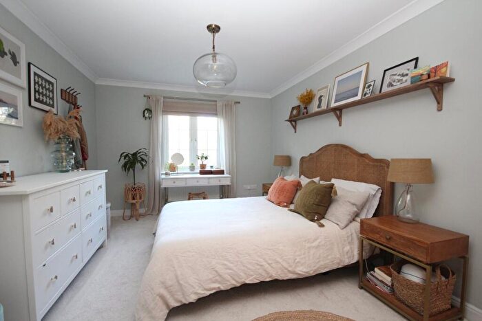 2 Bedroom Apartment For Sale In Warren Road, Alum Chine, BH4