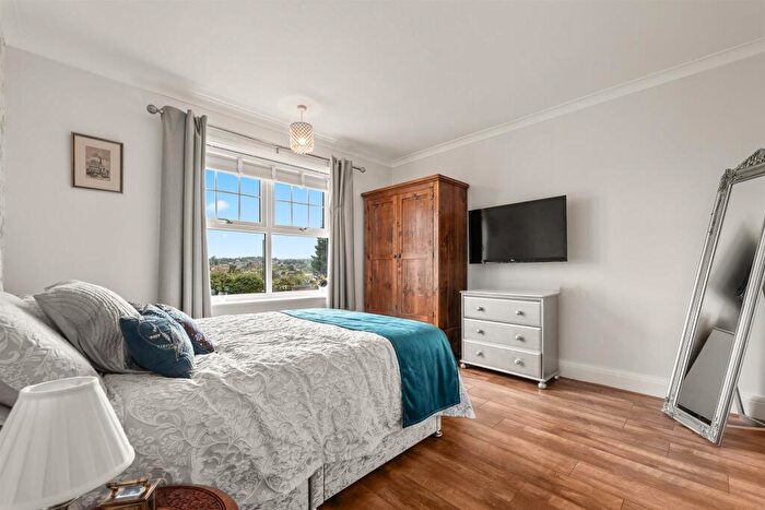 2 Bedroom Detached Bungalow For Sale In Newbridge Lane, Old Whittington, Chesterfield, S41