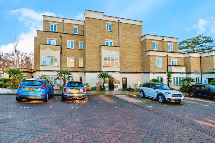 2 Bedroom Flat For Sale In Providence Park, Southampton, SO16