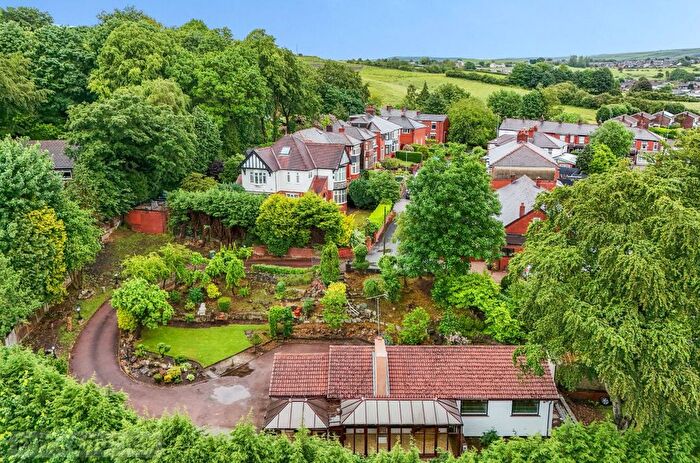 3 Bedroom Detached Bungalow For Sale In Thorncliffe Avenue, Royton, Oldham, OL2