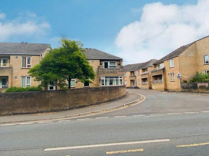 2 Bedroom Flat To Rent In South Road, Taunton, TA1