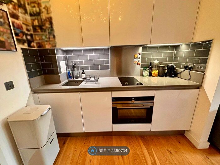 Studio To Rent In John Harrison Way, London, SE10