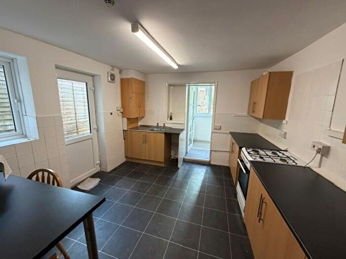1 Bedroom Flat To Rent In Cambridge Gardens, Folkestone, CT20