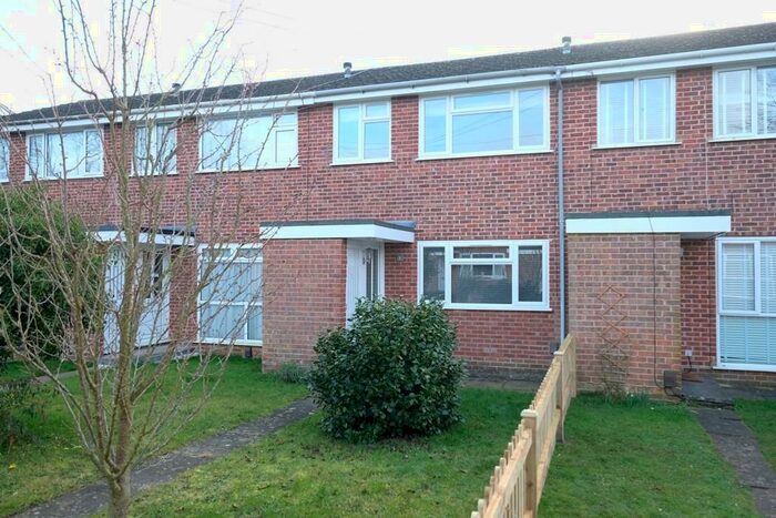 3 Bedroom Terraced House To Rent In Brook Walk, SO40