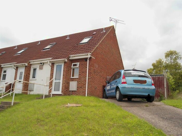 1 Bedroom End Of Terrace House To Rent In Chaffinch Close, Chatham, ME5