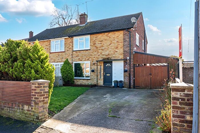 3 Bedroom Semi Detached House For Sale In Camberley, Surrey, GU15