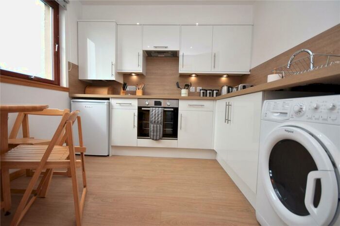 2 Bedroom Flat To Rent In Gairn Mews, Gairn Terrace, City Centre, Aberdeen, AB10