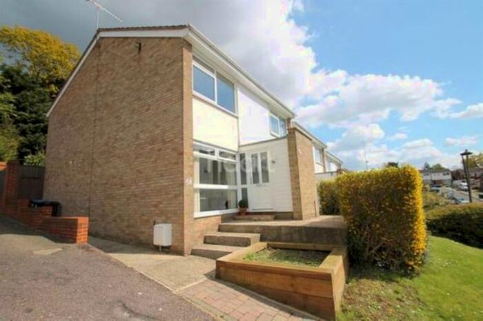 1 Bedroom Maisonette To Rent In Valley Fields Crescent, Enfield, EN2