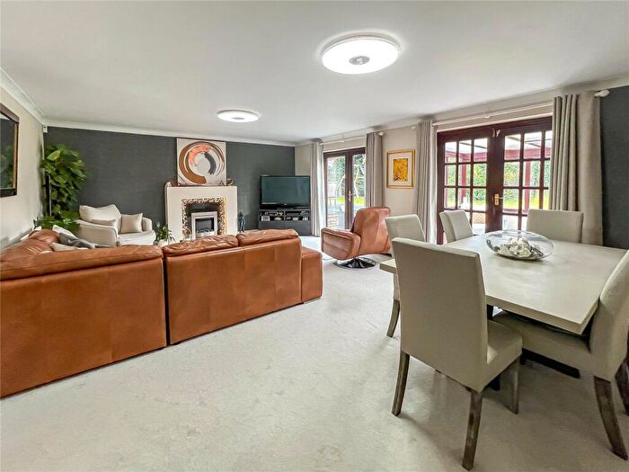 3 Bedroom Bungalow For Sale In New Cheltenham Road, Kingswood, Bristol, BS15