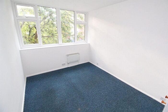 2 Bedroom Flat To Rent In Brookhill Court, East Barnet, Hertfordshire, EN4