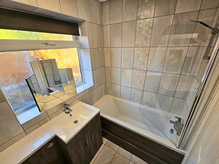 2 Bedroom Bungalow To Rent In Alfred Avenue, Nottingham, Nottinghamshire, NG3