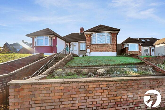 2 Bedroom Bungalow For Sale In Bedonwell Road, Bexleyheath, DA7