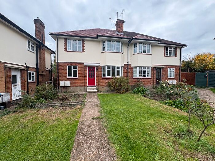 2 Bedroom Maisonette For Sale In Dorchester Court, London, N14