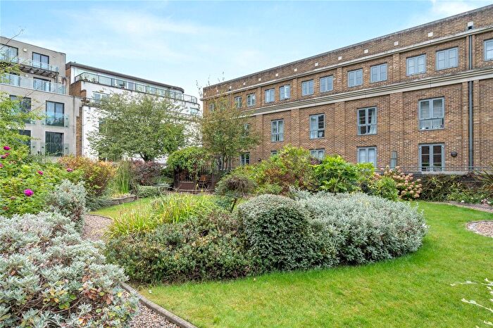 1 Bedroom Flat For Sale In Hepworth Court, Anderson Square, Islington, London, N1
