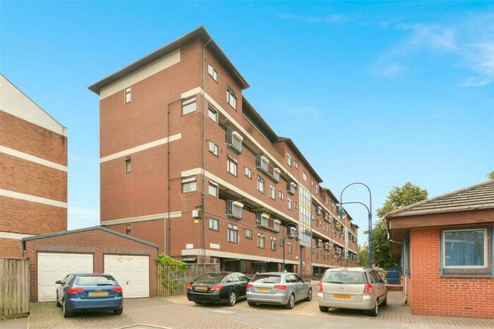 3 Bedroom Flat To Rent In Ilkeston Court, Overbury Street, London, E5