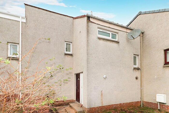 2 Bedroom Property To Rent In Mowbray Rise, Livingston, EH54