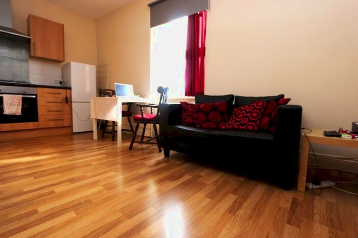 1 Bedroom Flat To Rent In Westbury Arcade, Westbury Avenue, London, N22