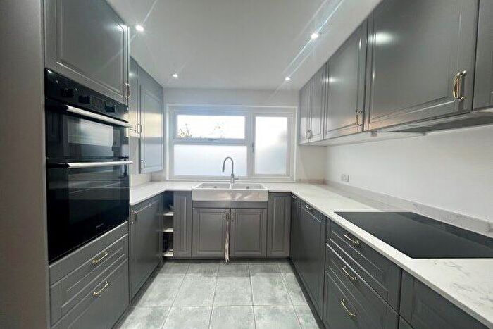 3 Bedroom Maisonette To Rent In Buckingham Road, London, E15