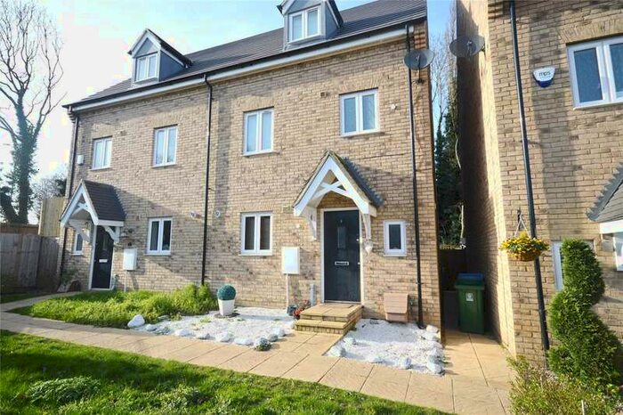 4 Bedroom Semi-Detached House To Rent In Frelford Close, Watford, Hertfordshire, WD25