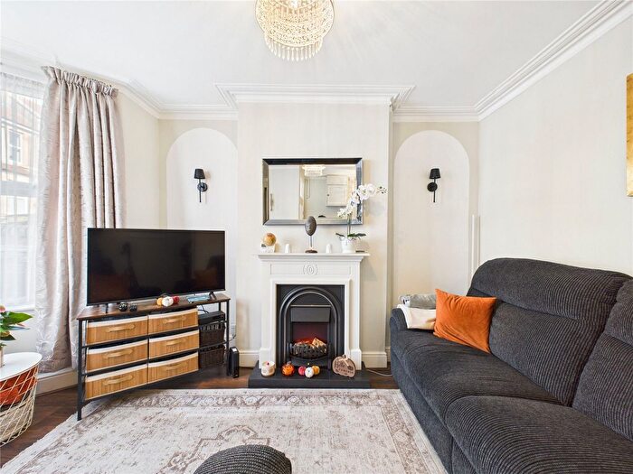 3 Bedroom Terraced House For Sale In Elmdale Road, Bristol, BS3