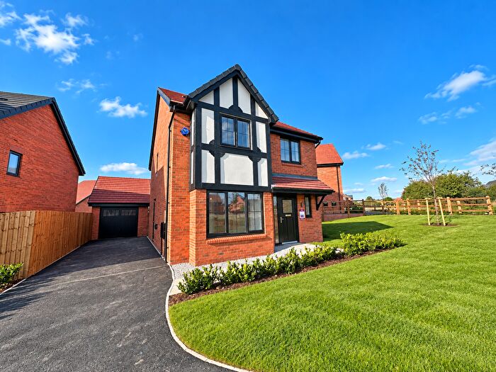 4 Bedroom Detached House For Sale In Grange Croft, Westhouhton, BL5