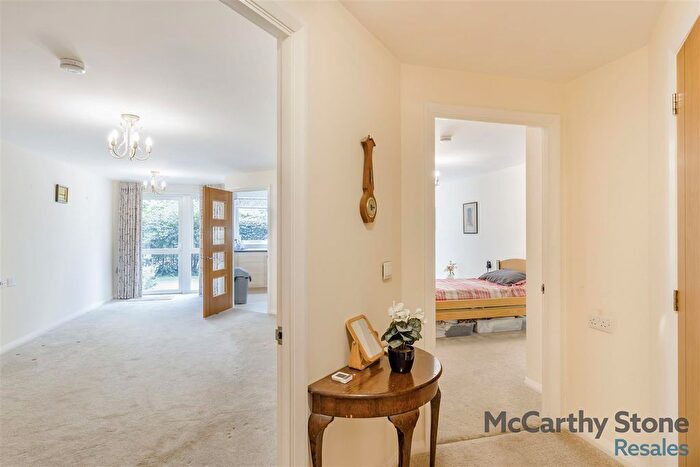 1 Bedroom Flat For Sale In Dutton Court, Station Approach, Off Station Road, Cheadle Hulme, SK8