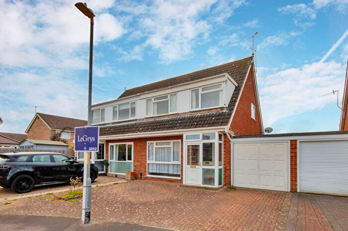 3 Bedroom Semi-Detached House For Sale In Streatfeild, Edenbridge, TN8