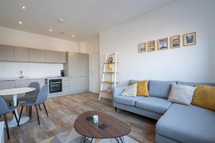 2 Bedroom Apartment For Sale In Parkgate Lyndon Place, Coventry Road, Birmingham, B26