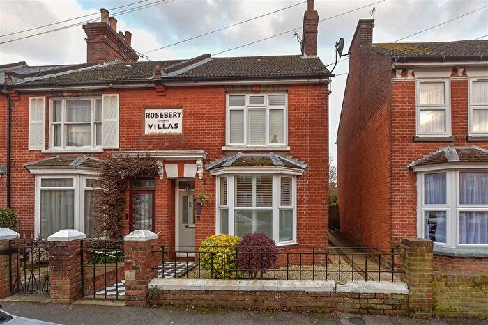 3 Bedroom End Terrace House For Sale In Christchurch Road, Ashford, Kent, TN23