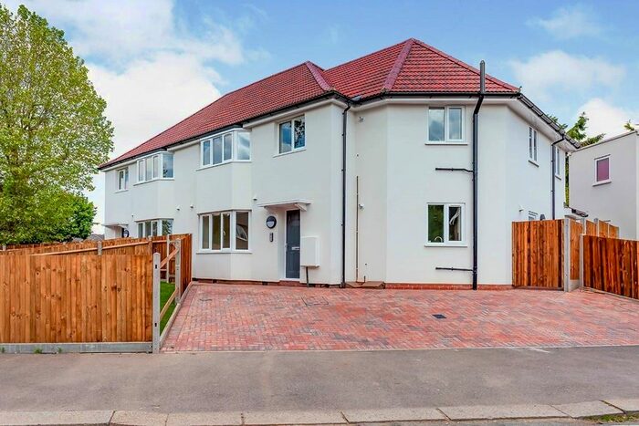 3 Bedroom Flat To Rent In Eastbury Road, Watford, Hertfordshire WD19