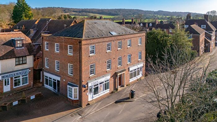 2 Bedroom Flat For Sale In Brenchley Mews, Charing, TN27