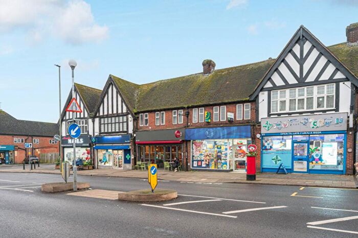 2 Bedroom Flat To Rent In Queensway, Orpington, BR5