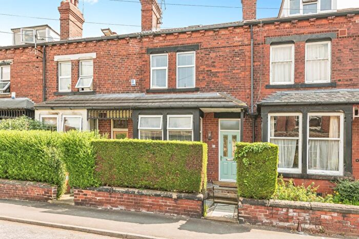 4 Bedroom Terraced House For Sale In Kirkstall Avenue, Leeds, LS5