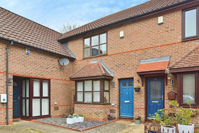 3 Bedroom Terraced House For Sale In Maybach Court, Shenley Lodge, Milton Keynes, MK5