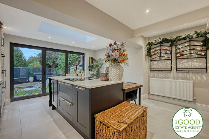 3 Bedroom Terraced House For Sale In Rochford Green, Loughton, IG10