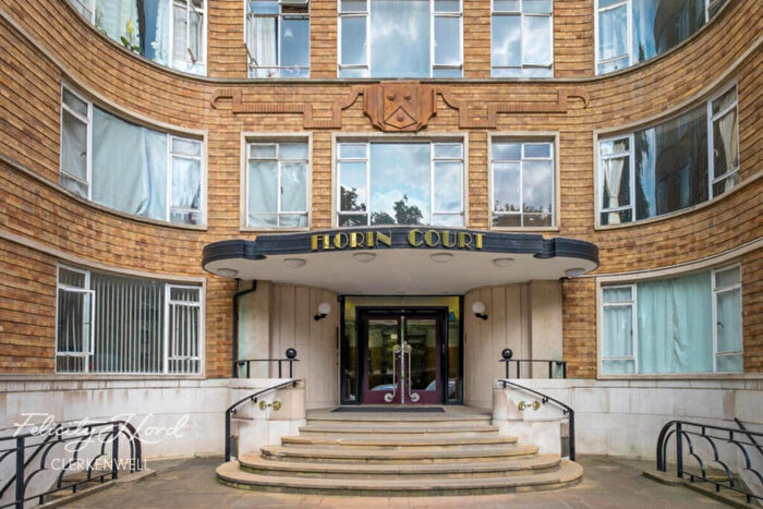 1 Bedroom Apartment To Rent In Charterhouse Street, London, EC1M