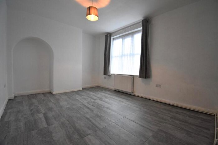 1 Bedroom Flat To Rent In Downham Way Bromley, BR1