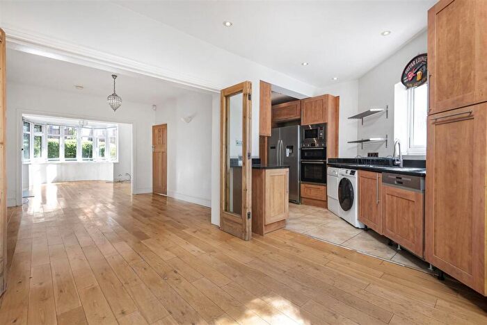 4 Bedroom Semi-Detached House For Sale In Holders Hill Crescent, London, NW4