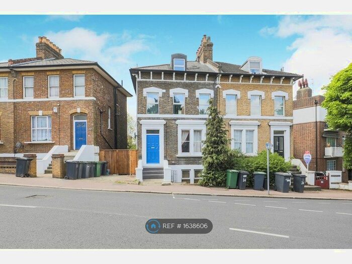 1 Bedroom Flat To Rent In Top Floor, London, SE13